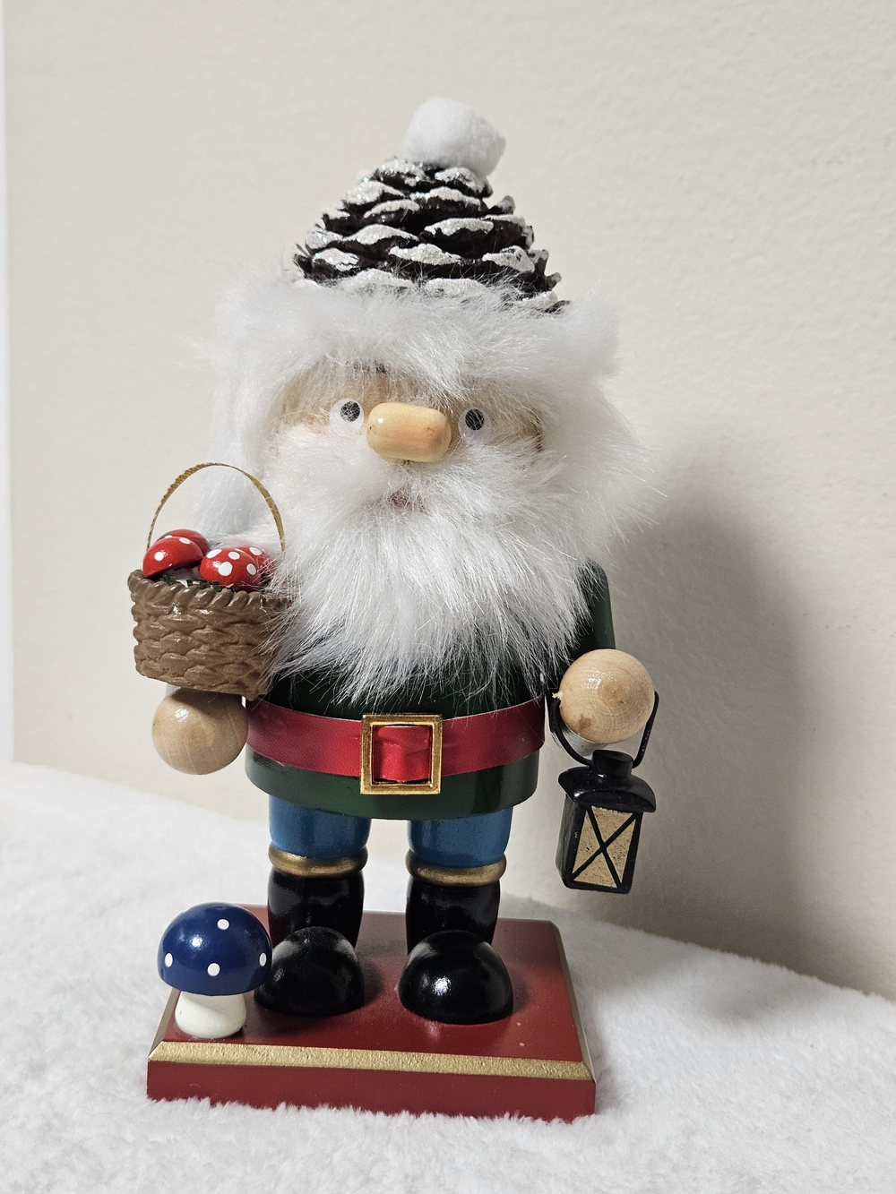 Woodland Christmas Gnome Figurine Pinecone Hat Mushroom Basket Lantern Decor